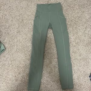 High rise Lululemom leggings with pockets